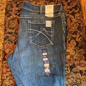 Ariat 24wl mid rise/straight leg jean